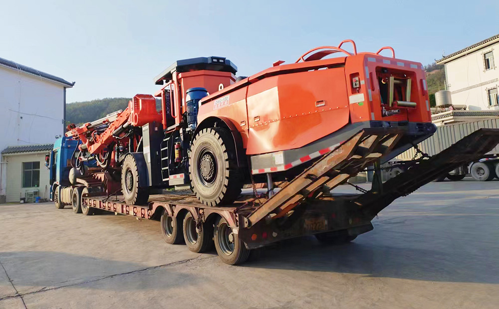 雙臂(液壓)鑿巖臺(tái)車