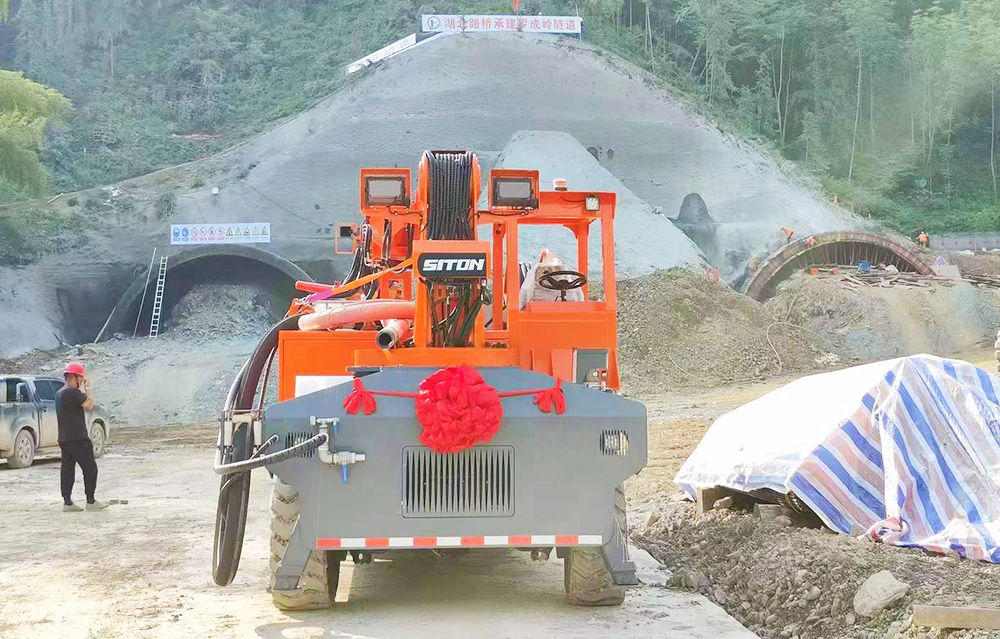 工程橋式濕噴臺(tái)車