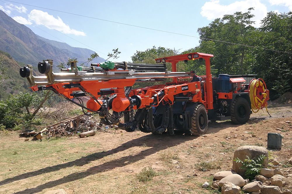 雙臂(液壓)鑿巖臺(tái)車